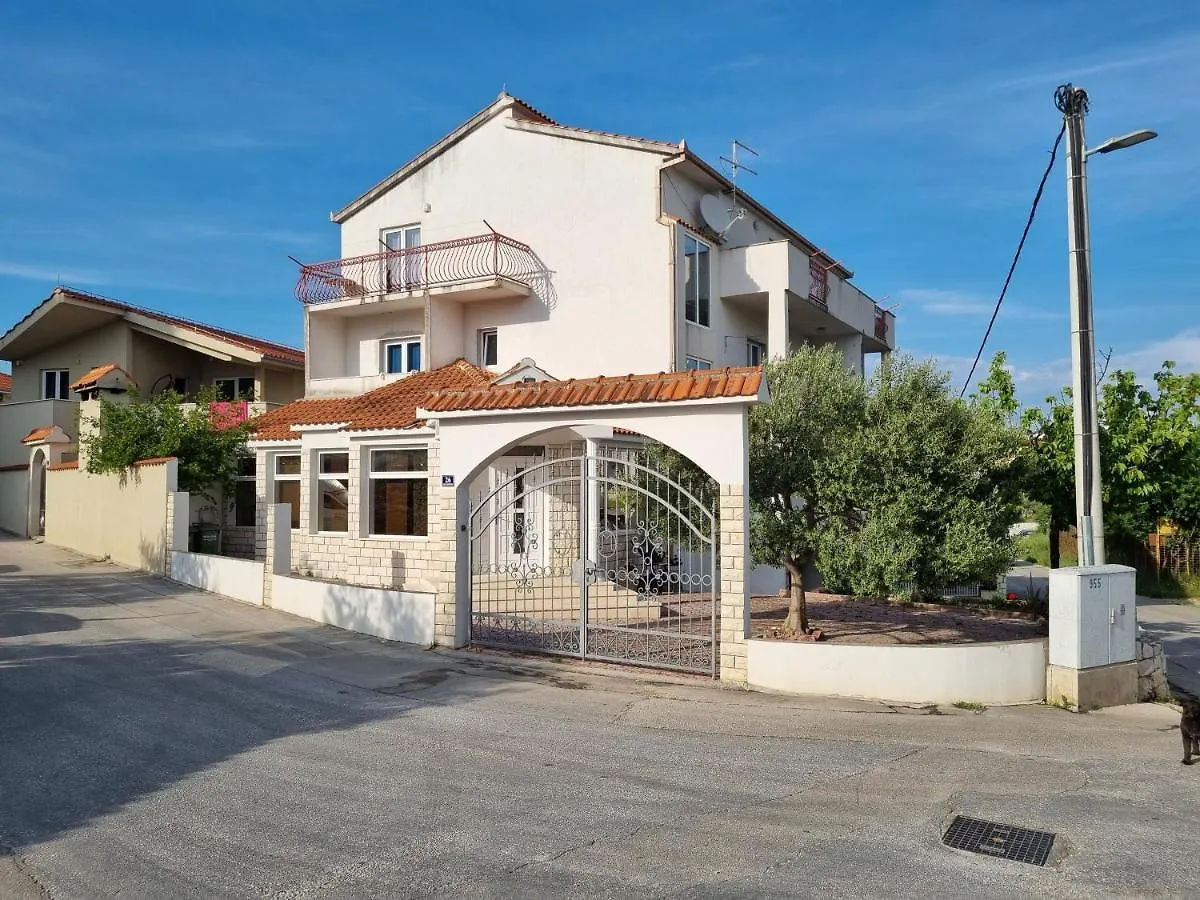 Rooms Slavica Okrug Gornji Affittacamere