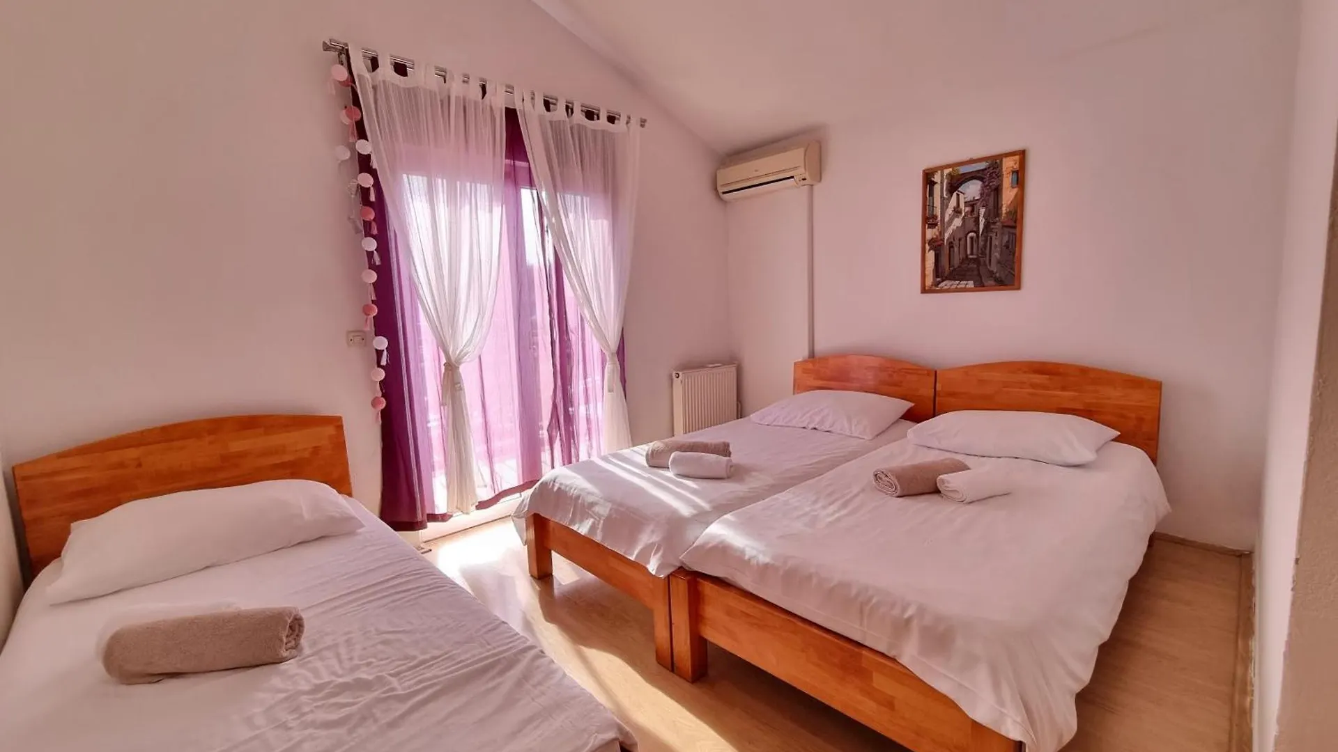 Rooms Slavica Okrug Gornji 0*,  Croazia