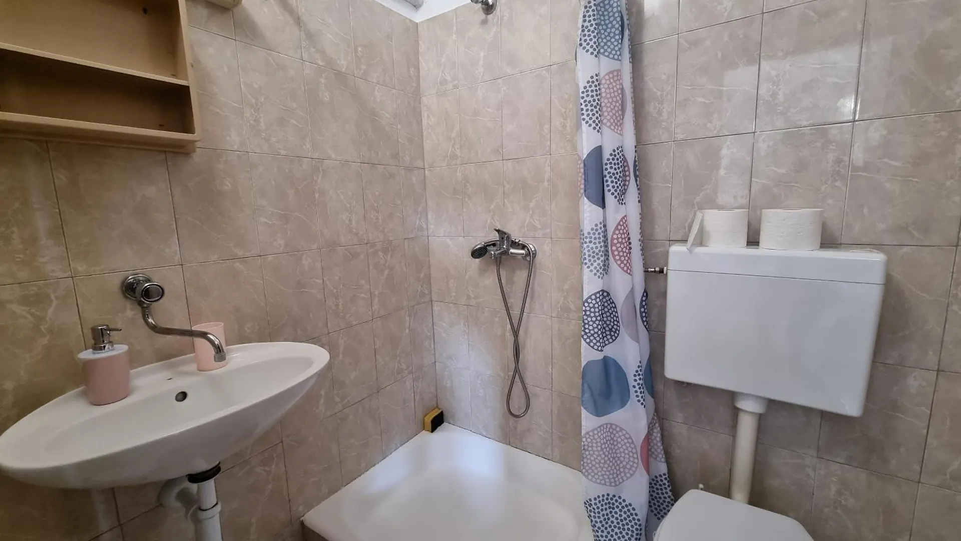 Rooms Slavica Okrug Gornji Affittacamere