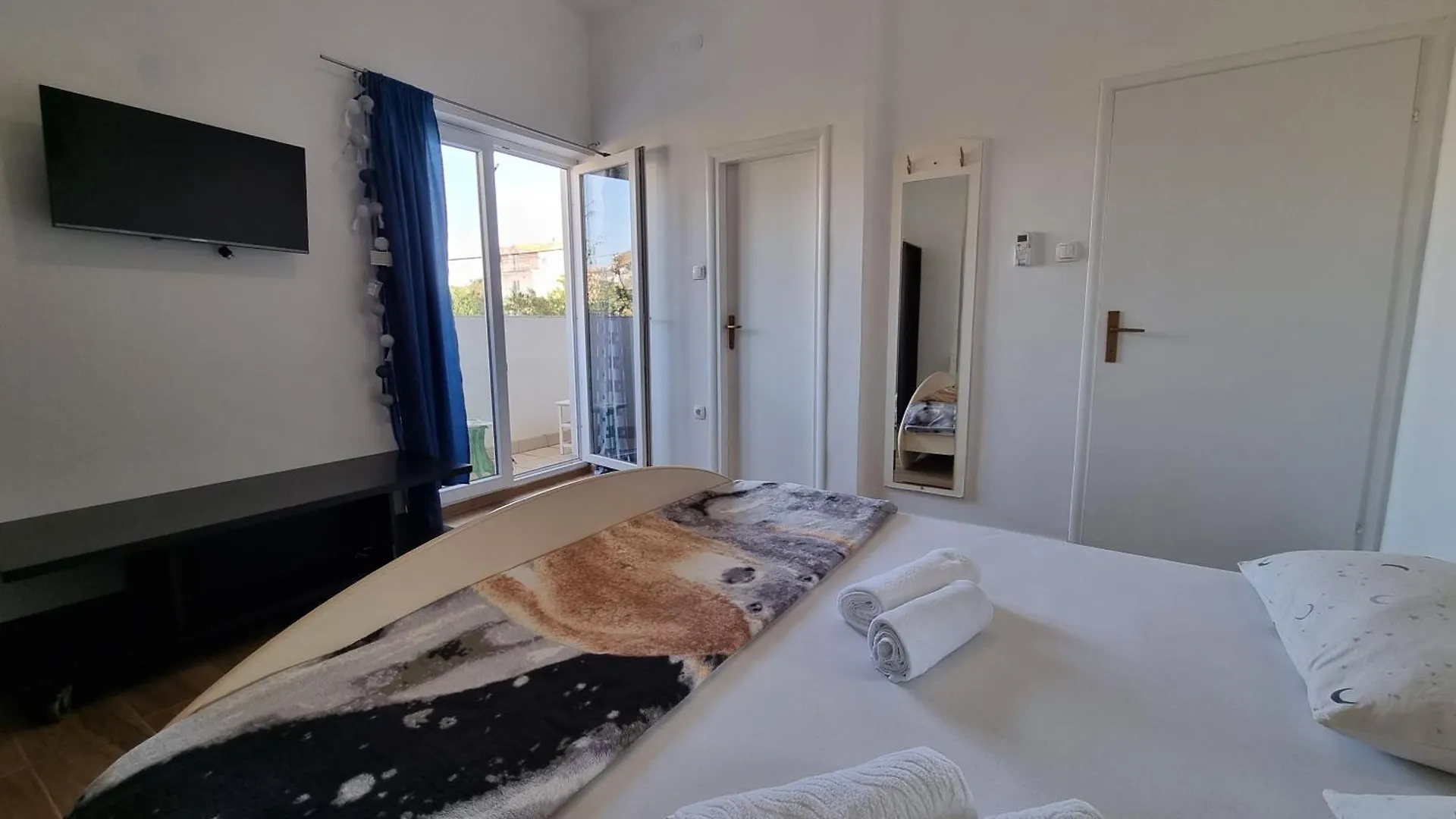 Rooms Slavica Okrug Gornji 0*,  Croazia
