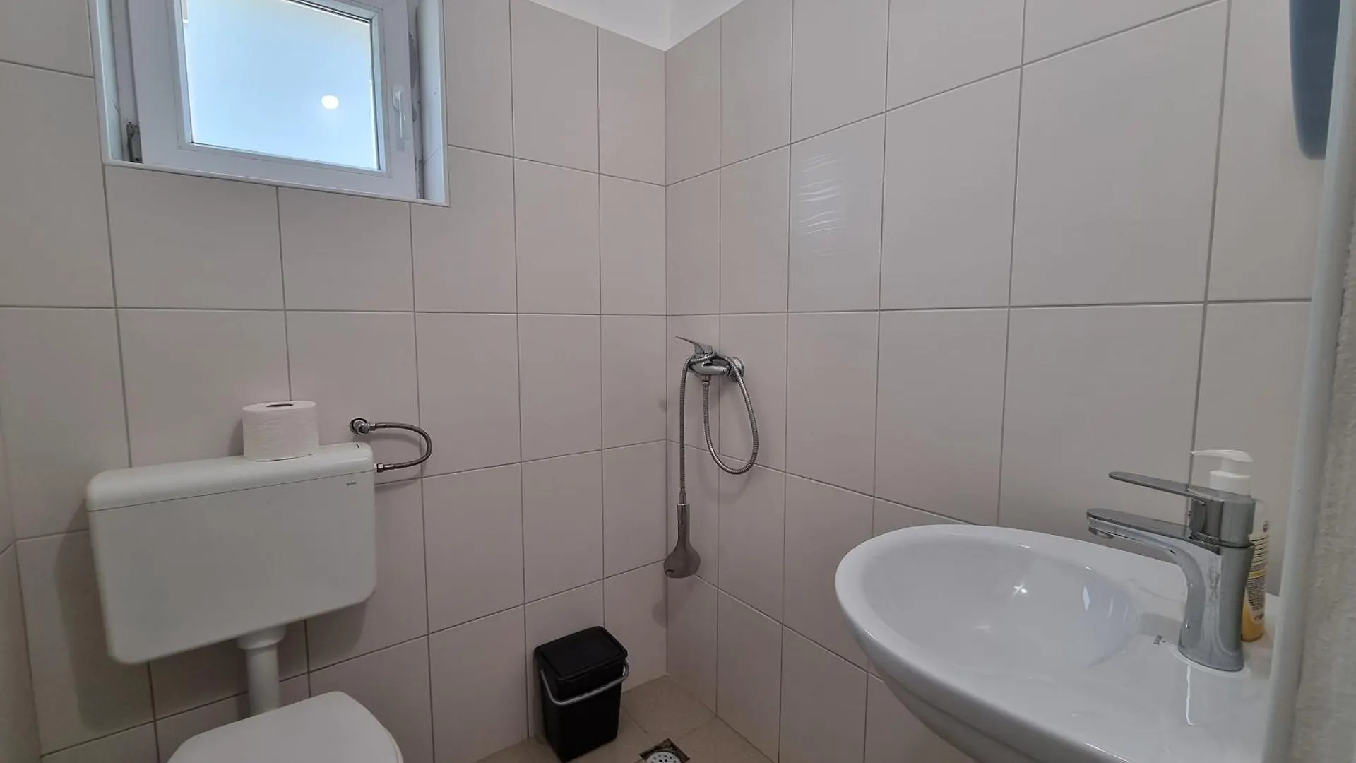 Rooms Slavica Okrug Gornji 0*,  Croazia